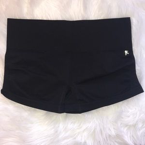 Danskin Now Fitted Yoga Shorts Size XL